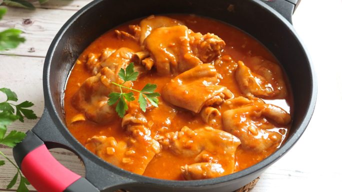 Pies de Cerdo en Salsa